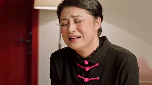 三个女人在喝酒,谢大脚嚎啕大哭,广坤媳妇被感动落泪