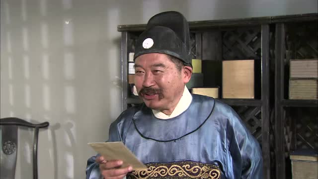 县老爷写完一封信就自嗨起来了?网友:分裂症