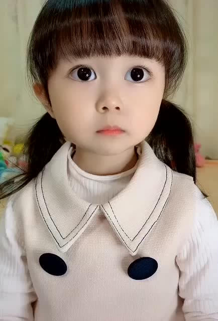 萌娃水汪汪的大眼睛,看起来实在是太萌了