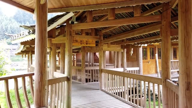 农村小伙带你看看,黔东南侗族最漂亮的木房子,里面装修像宫殿