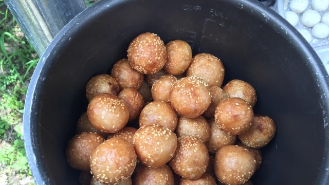 广东客家传统美食,煎圆软糯香甜,方法筒单易学