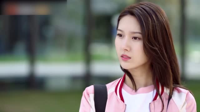 陆依依察觉季向空准备加入威腾战队