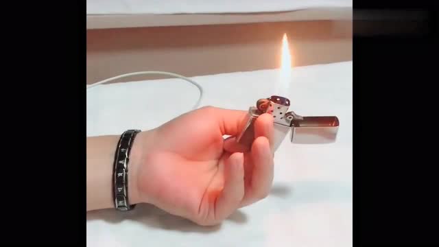 打火机高手教你花式点火技术,学会这一招,你就可以和朋友炫耀了