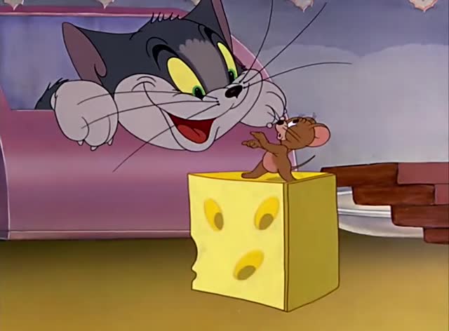 杰瑞偷奶酪回洞!不料奶酪越背越沉!原来是汤姆在捣鬼!