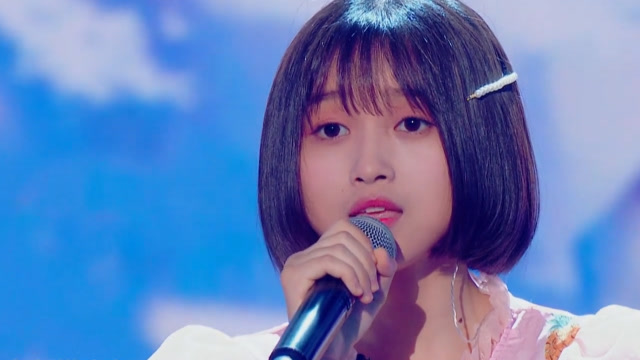 明日之子水晶时代可爱少女王涵唱歌动听让人喜爱