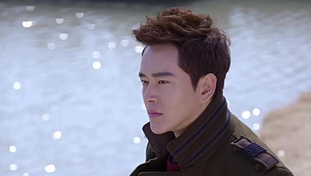 郑棋说话酸溜溜的,他知道丽抒喜欢封腾,所以吃醋了吗?