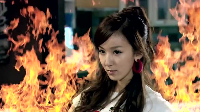 《爱情公寓》秦羽墨胡一菲互相爆料,这是要掀老底的节奏啊