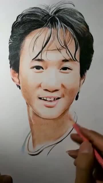 小伙用铅笔画黄家驹,这个作品栩栩如生,感觉特别像