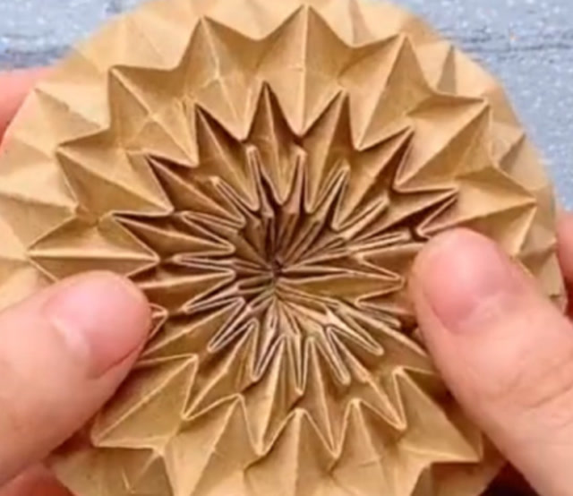 教你折纸玩具伸缩球写作业累了玩一会儿爽快又解压