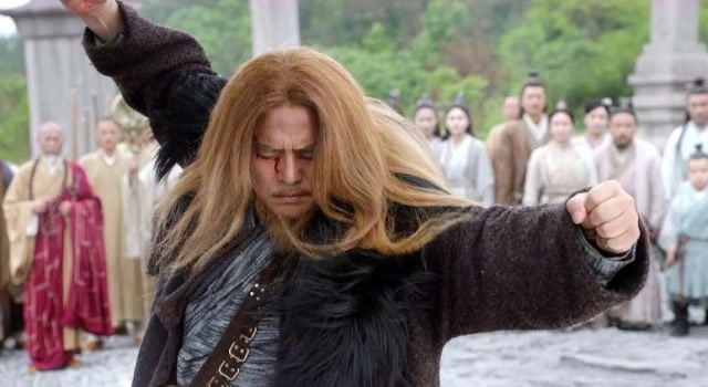 成昆vs谢逊,混元霹雳手pk金毛狮王,一招七伤拳上演惊天大反转!