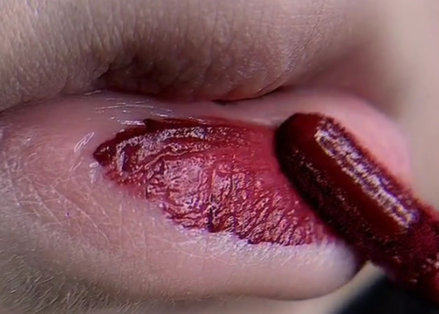 怎么会有这么少女心的口红,抹嘴上那一刻我就被撩到了!