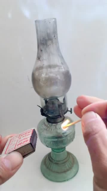 怀恋小时候没有电灯的时光用过这灯的人现在都多大了