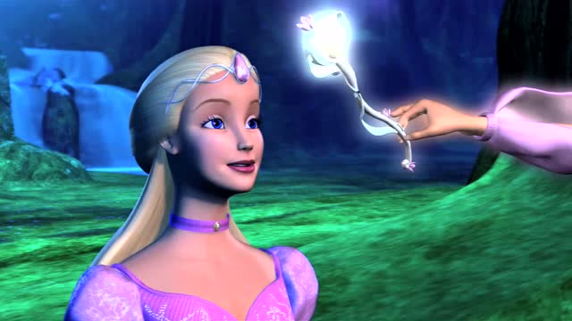 芭比之天鹅湖:奥德蒂看起来漂亮极了,舞会她一定是最漂亮的