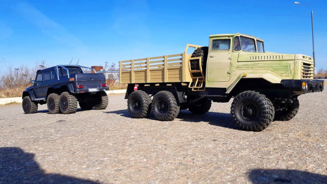 奔驰大g和军用卡车拔河,同样是六驱,差距一目了然!