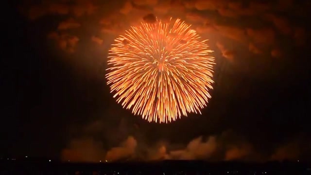 日本造世界最大烟花,重460公斤范围达800米,真是难以置信!