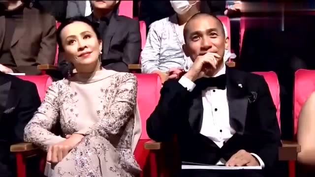 黄渤影帝情商,现场调侃颁奖主持人,刘德华一脸坏笑!