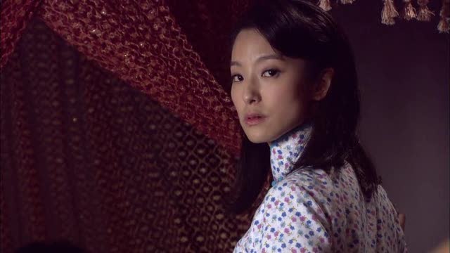 《九丹》真逗!傻占春不愿睡地板了!跑到九丹床上躲起来呢?