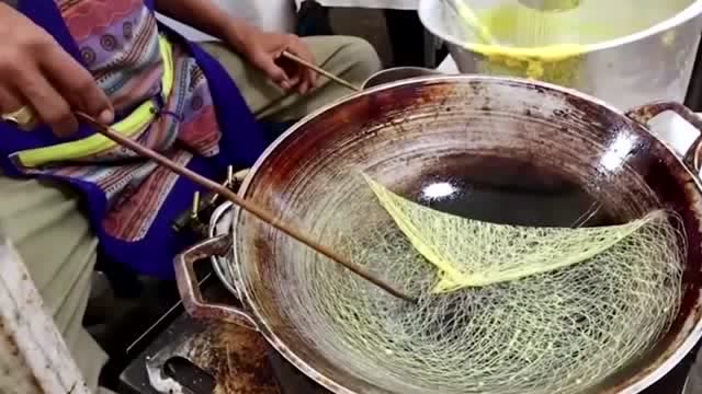 泰国花样小吃,鸡蛋成丝卖,网友:一颗蛋卖好久!