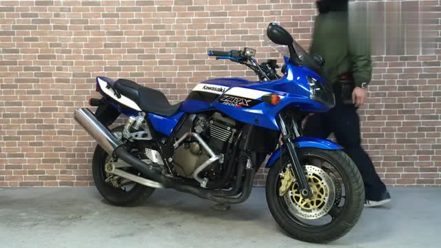 川崎四缸老机器zrx1200声浪展示,这款四缸车怎么样?