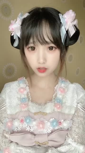 lolita天国少女樱茶好奇你们入坑的第一条小裙子是什么呀