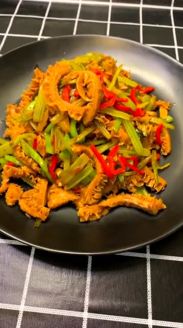 深夜食堂:爆炒金钱肚,老公吃的感动泪水流了下来
