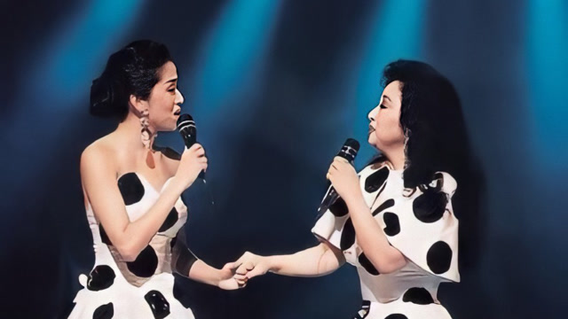 当梅艳芳徐小凤同台合唱会怎样?好似两台大提琴,演不尽岁月沧桑