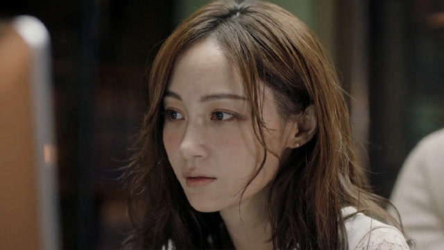 速看《痕迹》第二十八集 梁麦琦暗中调查 美女主播直播死亡