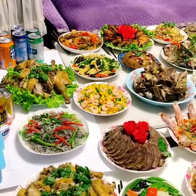 结婚后第一次回娘家吃饭,看到桌子我傻了,满汉全席也不过如此吧