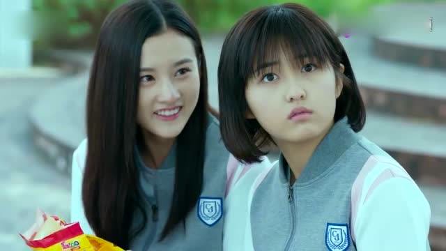 我们的少年时代:邬童跟栗梓表白,却不料说出表白台词,班小松都笑了