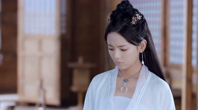 且听凤鸣凤舞下跪向美人娘亲道歉还要交出凤鸣剑