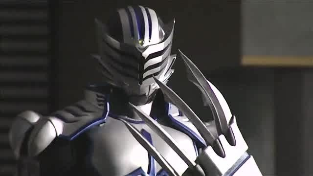 假面骑士龙骑大牙真是个残酷的骑士自己人也杀