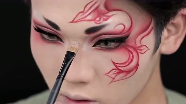 美妆高手cos"白无常",这是什么神仙化妆手法,太让人羡慕了!