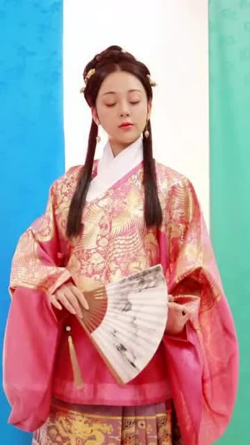 明制汉服折扇拍照姿势,学会了就再也不担心拍出来不好看了!