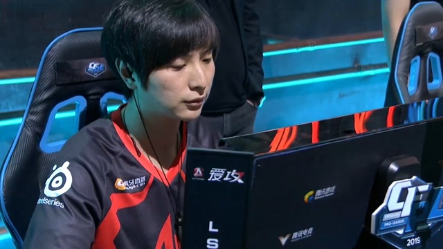 cfpl2019秋季赛:李思楠单局5杀,s15赛季的首个五杀.