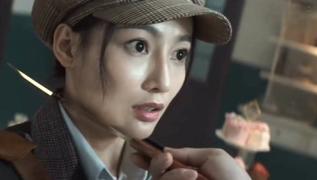 瞄准:小雪刚走池铁城就恢复本来面目拿刀要杀人,好恐怖