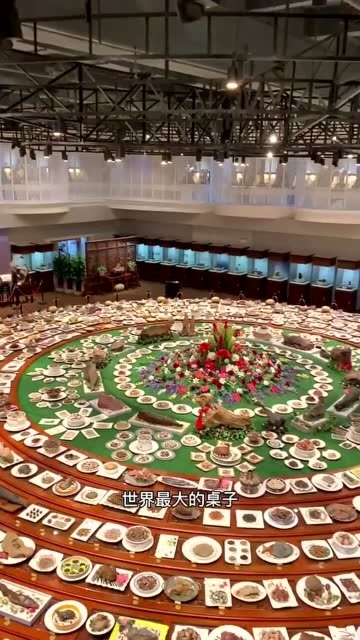 世界吉尼斯纪录你见过最大的桌子有多大200多平米的桌子见过么