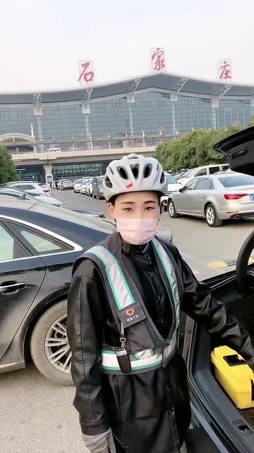 女代驾遇到个大气的客户,临走前特意嘱咐她把车开走,就不怕媳妇误会吗