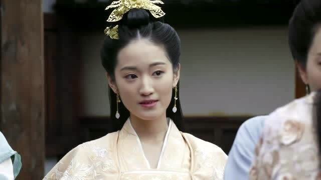 九州海上牧云记:万迎蕾的侍女大了苏语凝一巴掌,买东西嬷嬷立马还了