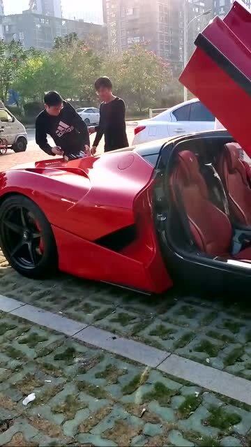 法拉利拉法这蝴蝶门不是一般的帅啊对得起两千多w的售价