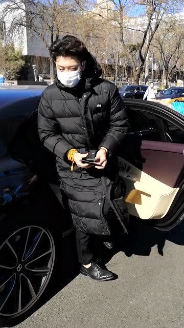 黄子韬彩排现身,184的大长腿真的是太帅了!