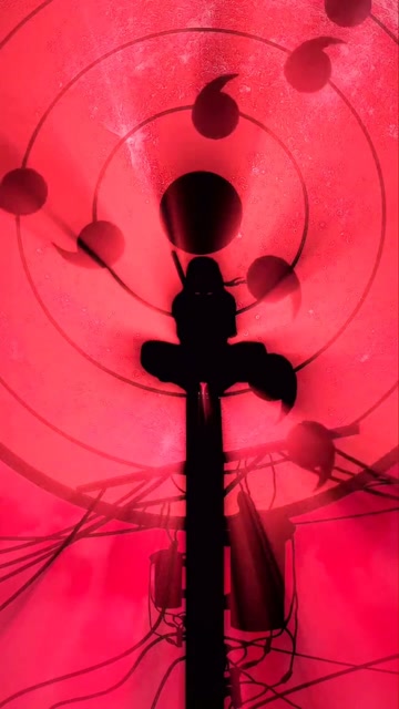 宇智波鼬蹲电线杆动态壁纸