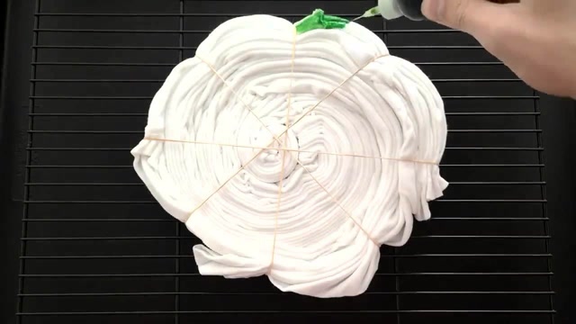 艺考生这次厉害了一件衣服能叠出花朵的样子这样的创意设计你给打多少