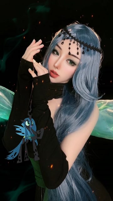 做公主好像没什么意思了,要做就做自己的女王.