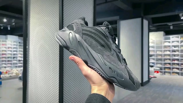 adidas yeezy boost 700 v2 黑魂