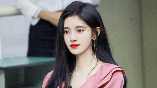 青春环游记:杨迪亲友联欢会,鞠婧祎唱《漂洋过海来看你》,甜美