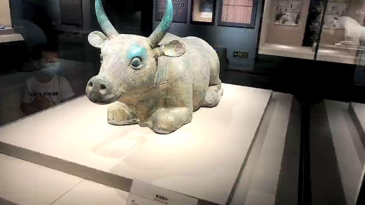 宝藏四方 国宝故事|镇馆之宝鎏金铜牛体现西夏工艺 铜铸空心神情兼备