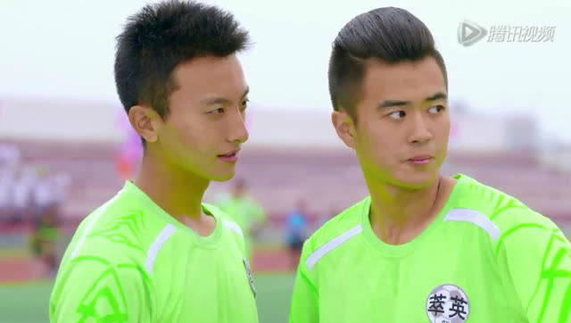 秦明浩推开丁羽并把球踢进去的的那一刻好帅