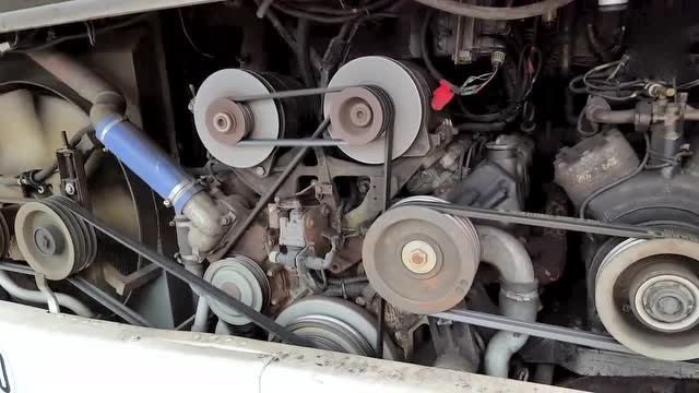 听听客车发动机运行的声音