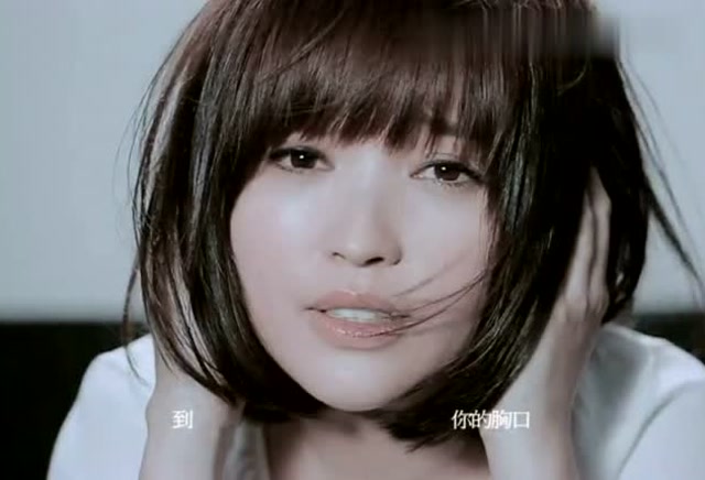 她的歌声总能戳中泪点,轻柔舒服的,温暖人心