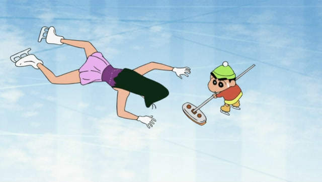 松阪老师在滑冰场摔倒了,小新拼命把冰擦光滑,看看能滑多远